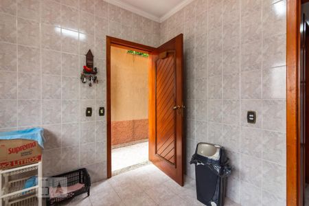 Casa à venda com 400m², 4 quartos e 6 vagas Casa à venda com 400m², 4 quartos e 6 vagasÁrea de Serviço