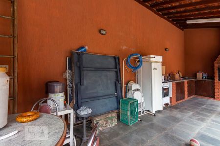 Casa à venda com 400m², 4 quartos e 6 vagas Casa à venda com 400m², 4 quartos e 6 vagasMesa de Ping Pong