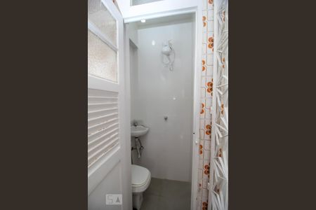 Apartamento para alugar com 120m², 3 quartos e sem vaga Apartamento para alugar com 120m², 3 quartos e sem vagaBanheiro de Serviço