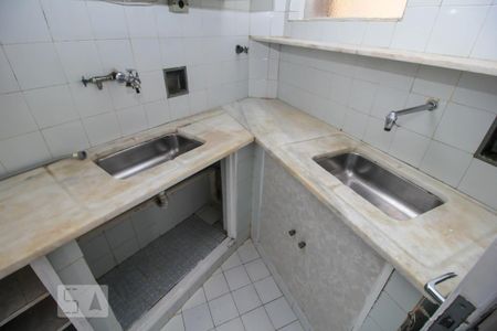 Apartamento para alugar com 120m², 3 quartos e sem vaga Apartamento para alugar com 120m², 3 quartos e sem vagaCozinha - Armários
