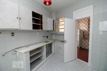 Apartamento para alugar com 120m², 3 quartos e sem vaga Apartamento para alugar com 120m², 3 quartos e sem vagaCozinha - Armários