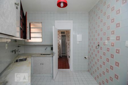 Apartamento para alugar com 120m², 3 quartos e sem vaga Apartamento para alugar com 120m², 3 quartos e sem vagaCozinha - Armários