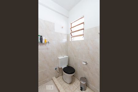 Banheiro de apartamento à venda com 1 quarto, 30m² em Floresta, Porto Alegre