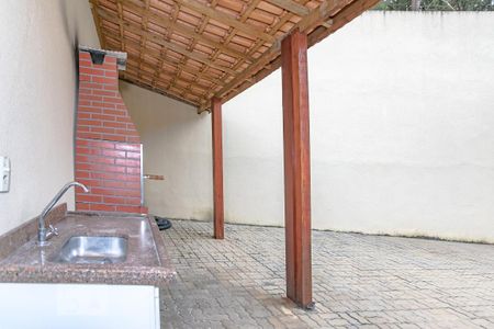 Apartamento para alugar com 100m², 2 quartos e 2 vagas Apartamento para alugar com 100m², 2 quartos e 2 vagasÁrea comum - Churrasqueira