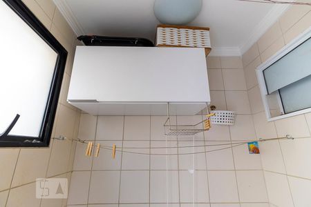 Casa à venda com 73m², 2 quartos e 1 vagaÁrea de serviço