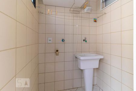 Casa à venda com 73m², 2 quartos e 1 vagaÁrea de serviço