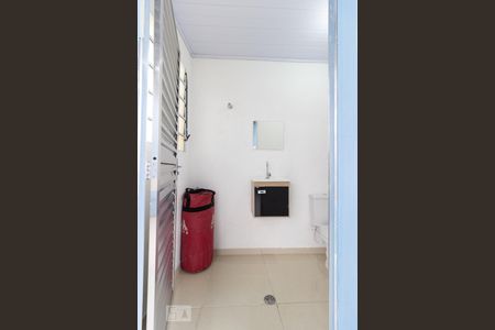 Casa à venda com 240m², 6 quartos e 1 vaga Casa à venda com 240m², 6 quartos e 1 vagaBanheiro área de serviço 2