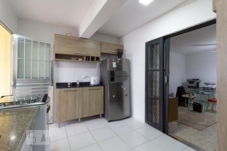 Casa à venda com 240m², 6 quartos e 1 vaga Casa à venda com 240m², 6 quartos e 1 vagaCozinha 2