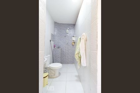 Casa à venda com 240m², 6 quartos e 1 vaga Casa à venda com 240m², 6 quartos e 1 vagaBanheiro da suíte 2