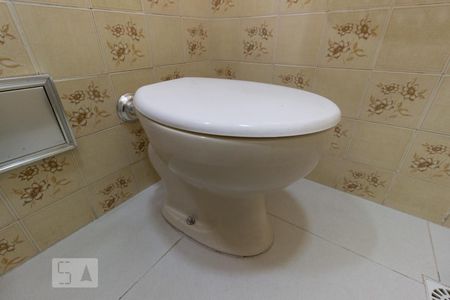 Casa à venda com 240m², 6 quartos e 1 vaga Casa à venda com 240m², 6 quartos e 1 vagaBanheiro da suíte 1