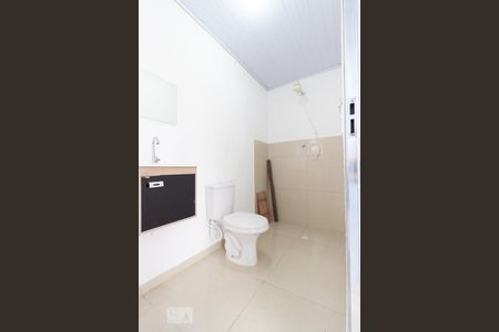 Casa à venda com 240m², 6 quartos e 1 vaga Casa à venda com 240m², 6 quartos e 1 vagaBanheiro área de serviço 2