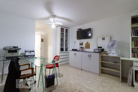 Casa à venda com 240m², 6 quartos e 1 vaga Casa à venda com 240m², 6 quartos e 1 vagaSuíte 1