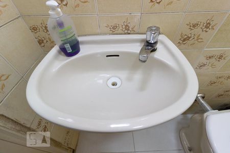 Casa à venda com 240m², 6 quartos e 1 vaga Casa à venda com 240m², 6 quartos e 1 vagaBanheiro da suíte 1