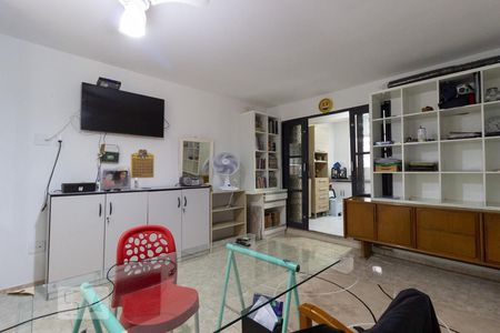 Casa à venda com 240m², 6 quartos e 1 vaga Casa à venda com 240m², 6 quartos e 1 vagaSuíte 1