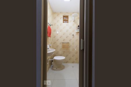 Casa à venda com 240m², 6 quartos e 1 vaga Casa à venda com 240m², 6 quartos e 1 vagaBanheiro da suíte 1