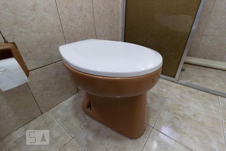 Casa à venda com 240m², 6 quartos e 1 vaga Casa à venda com 240m², 6 quartos e 1 vagaBanheiro 1