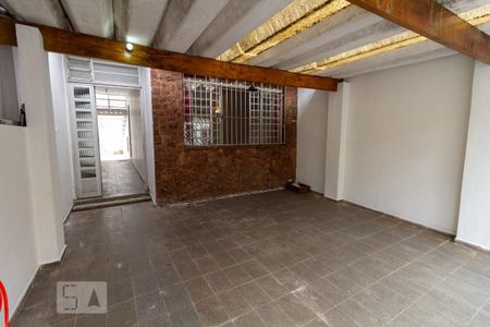 Casa para alugar com 160m², 2 quartos e 2 vagasFachada