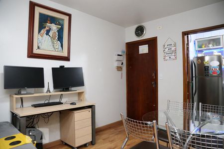 Sala  de apartamento à venda com 2 quartos, 55m² em Chácara Agrindus, Taboão da Serra
