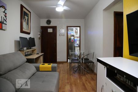 Sala  de apartamento à venda com 2 quartos, 55m² em Chácara Agrindus, Taboão da Serra