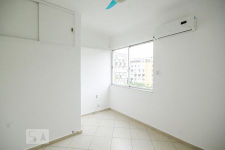 Quarto 1 de apartamento para alugar com 2 quartos, 66m² em Copacabana, Rio de Janeiro