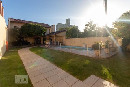 Casa à venda com 430m², 8 quartos e 5 vagas Casa à venda com 430m², 8 quartos e 5 vagasQuintal