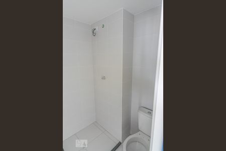 Banheiro de kitnet/studio para alugar com 1 quarto, 27m² em Jardim Brasília (zona Norte), São Paulo