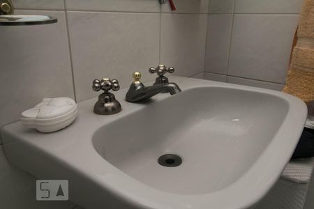 Casa à venda com 290m², 4 quartos e 2 vagasDetalhe Banheiro Suite 