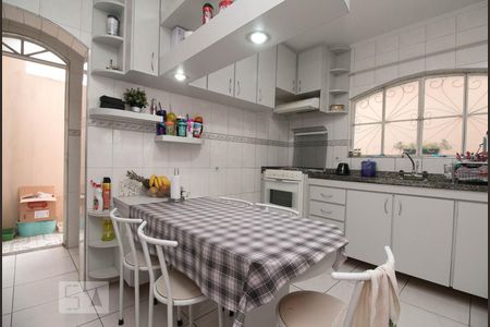 Casa à venda com 290m², 4 quartos e 2 vagasCozinha