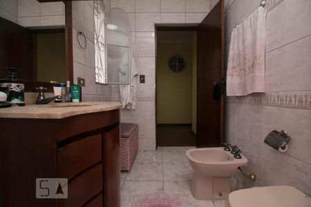 Casa à venda com 290m², 4 quartos e 2 vagasBanheiro