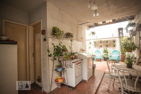 Casa à venda com 120m², 3 quartos e 2 vagasÁrea de Serviço