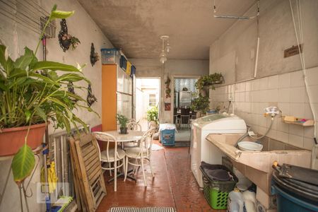 Casa à venda com 120m², 3 quartos e 2 vagasÁrea de Serviço