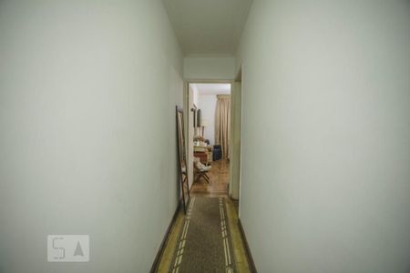 Casa à venda com 120m², 3 quartos e 2 vagasCorredor - Quartos