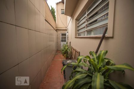 Casa à venda com 120m², 3 quartos e 2 vagasCorredor - Externo