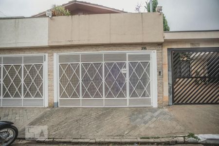 Casa à venda com 120m², 3 quartos e 2 vagasFachada