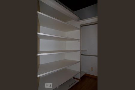 Apartamento à venda com 298m², 3 quartos e 2 vagasCloset da suíte master