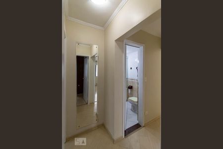 Corredor para quartos de apartamento à venda com 3 quartos, 93m² em Itaim Bibi, São Paulo