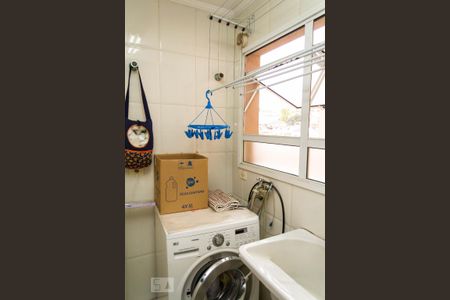 Apartamento à venda com 111m², 3 quartos e 2 vagas Apartamento à venda com 111m², 3 quartos e 2 vagasÁrea de Serviço