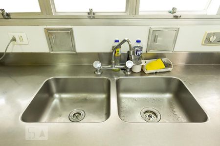 Casa para alugar com 270m², 3 quartos e 5 vagas Casa para alugar com 270m², 3 quartos e 5 vagasCozinha - Torneira