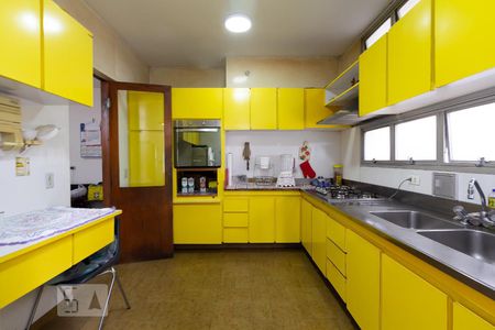 Casa para alugar com 270m², 3 quartos e 5 vagas Casa para alugar com 270m², 3 quartos e 5 vagasCozinha