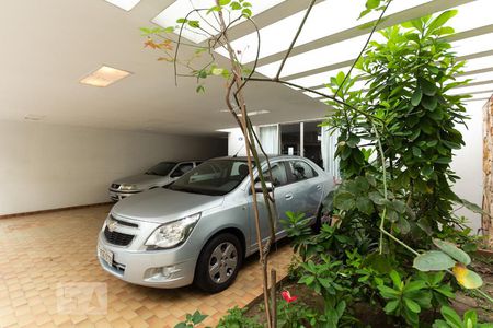 Casa para alugar com 270m², 3 quartos e 5 vagas Casa para alugar com 270m², 3 quartos e 5 vagasGaragem