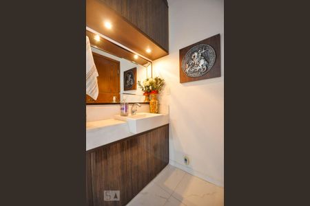 Lavabo de casa à venda com 5 quartos, 380m² em Jardim Leonor, São Paulo