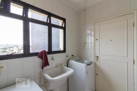 Apartamento para alugar com 214m², 3 quartos e 4 vagas Apartamento para alugar com 214m², 3 quartos e 4 vagasÁrea de Serviço