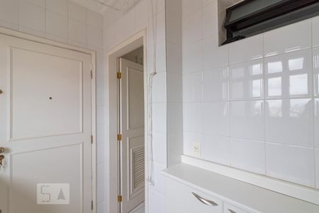 Apartamento para alugar com 214m², 3 quartos e 4 vagas Apartamento para alugar com 214m², 3 quartos e 4 vagasÁrea de Serviço