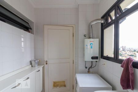 Apartamento para alugar com 214m², 3 quartos e 4 vagas Apartamento para alugar com 214m², 3 quartos e 4 vagasÁrea de Serviço