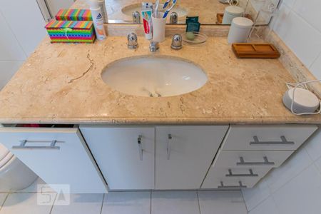 Apartamento para alugar com 214m², 3 quartos e 4 vagas Apartamento para alugar com 214m², 3 quartos e 4 vagasBanheiro da Suíte 2