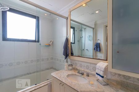 Apartamento para alugar com 214m², 3 quartos e 4 vagas Apartamento para alugar com 214m², 3 quartos e 4 vagasBanheiro da Suíte 3