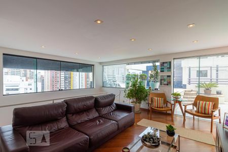 Apartamento para alugar com 214m², 3 quartos e 4 vagas Apartamento para alugar com 214m², 3 quartos e 4 vagasSala de Tv