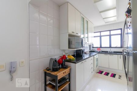 Apartamento para alugar com 214m², 3 quartos e 4 vagas Apartamento para alugar com 214m², 3 quartos e 4 vagasCozinha
