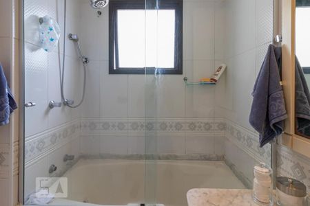 Apartamento para alugar com 214m², 3 quartos e 4 vagas Apartamento para alugar com 214m², 3 quartos e 4 vagasBanheiro da Suíte 3