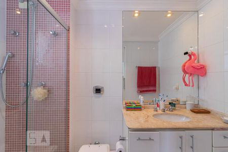 Apartamento para alugar com 214m², 3 quartos e 4 vagas Apartamento para alugar com 214m², 3 quartos e 4 vagasBanheiro da Suíte 2